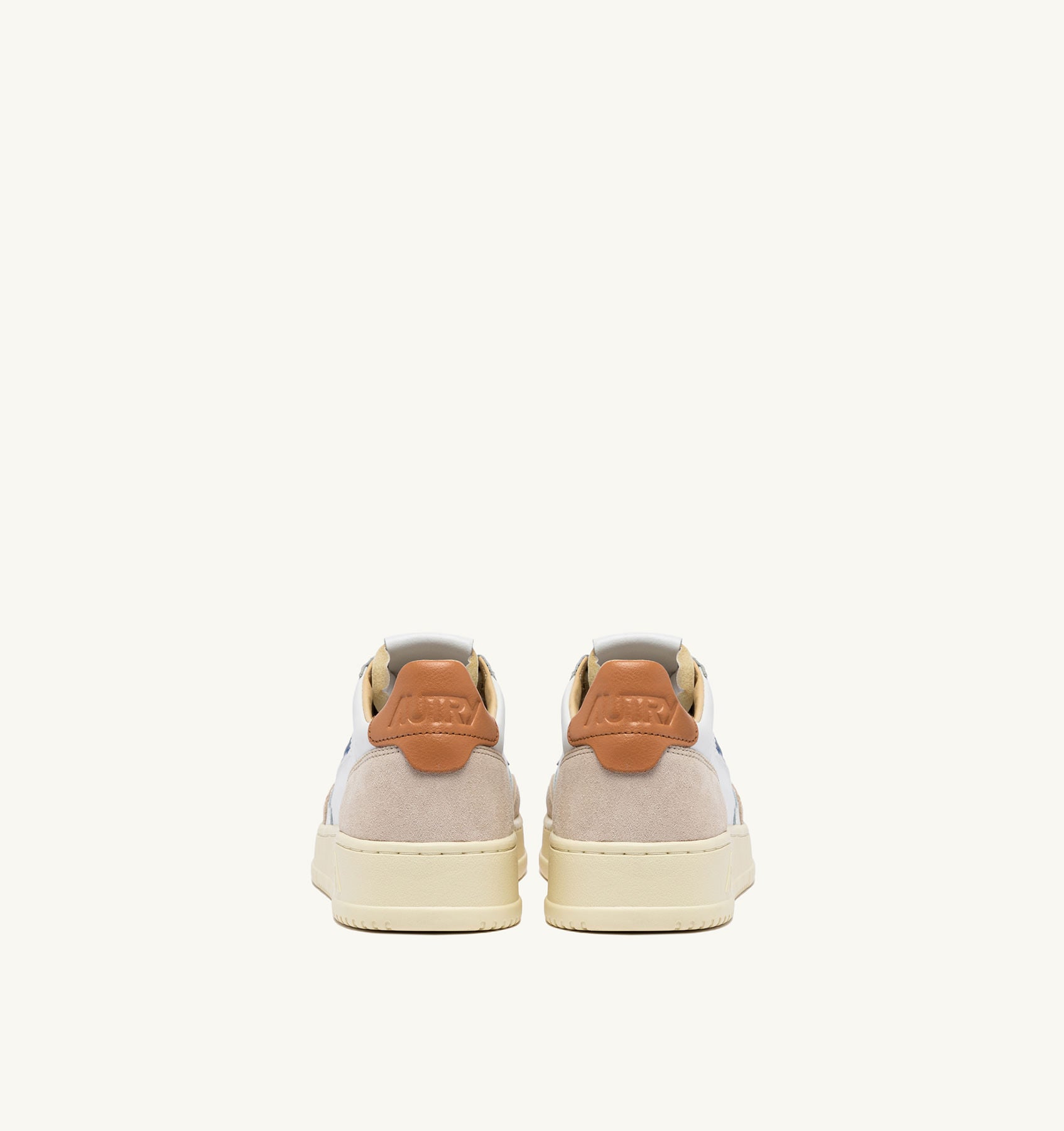 MEDALIST LOW SNEAKERS IN WHITE AND SANDSTORM LEATHER SUEDE