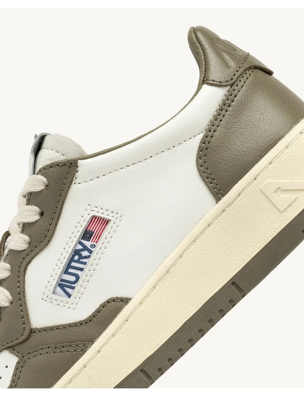 MEDALIST LOW BICOLOR SNEAKERS IN WHITE AND GREEN LEATHER