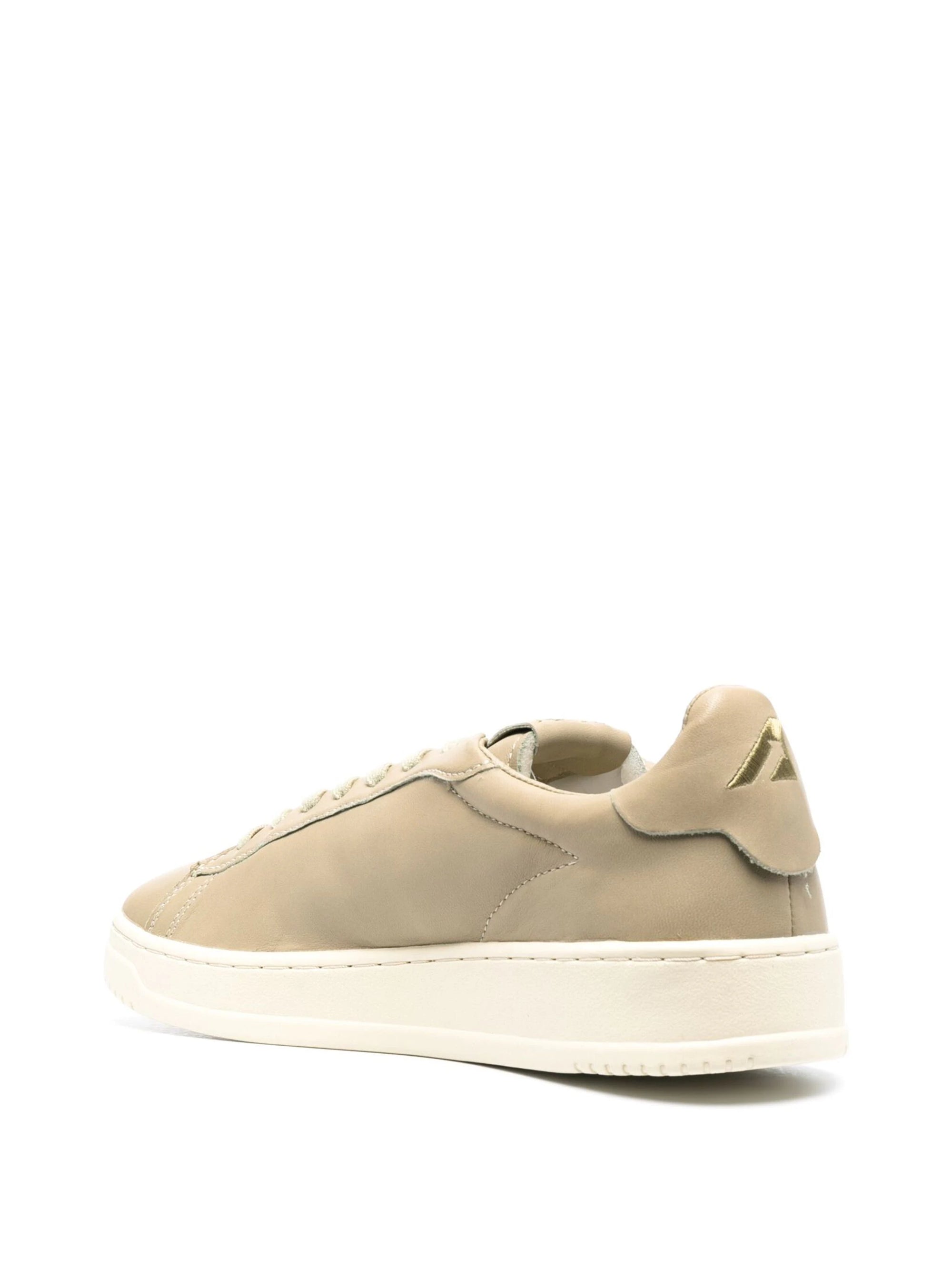 Dallas Low Sneakers in Leahter color Beige