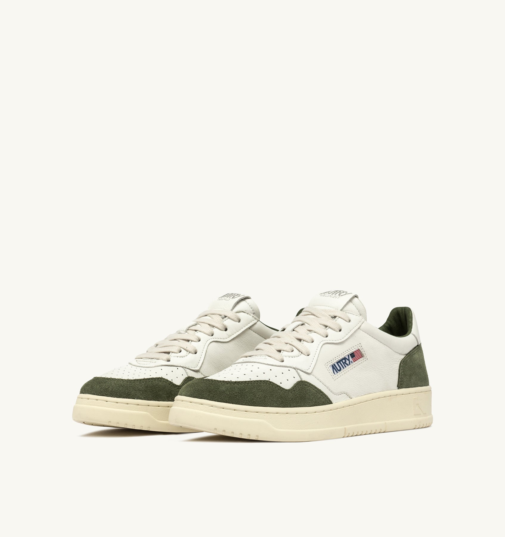MEDALIST LOW SNEAKERS IN WHITE AND MILITARY LEATHER SUEDE