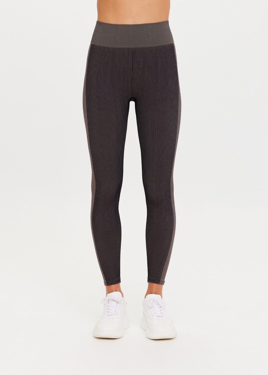 Ribbed Seamless 25in Midi Pant