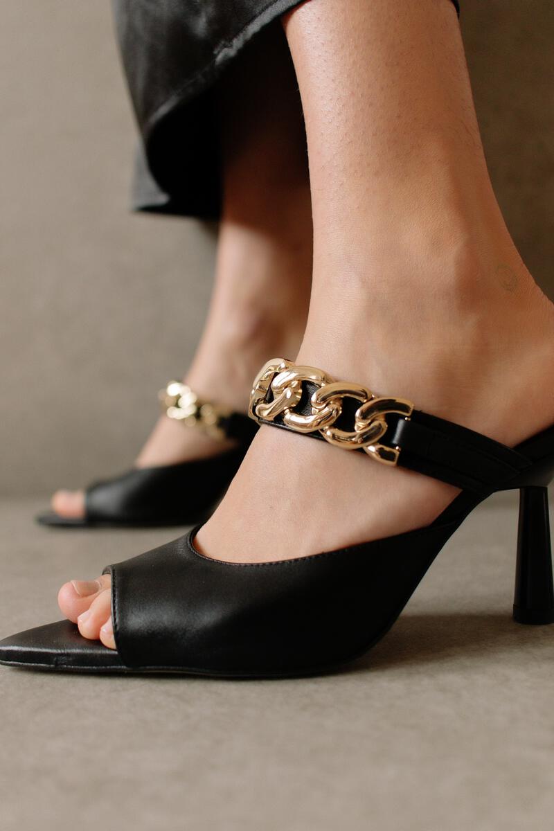Daisy Black